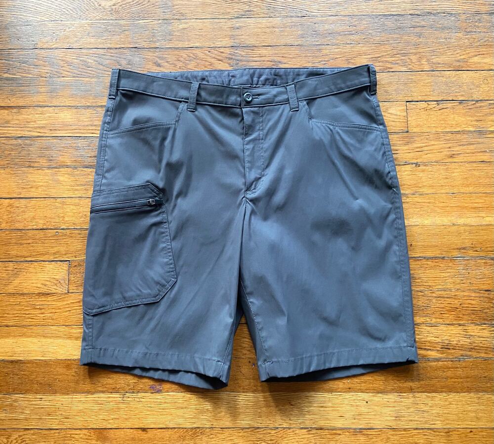 EDDIE BAUER Gray Cargo Adventure Shorts Mens sz 40